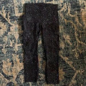 Lululemon size 6 cropped leggings with pockets